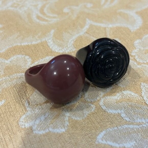 2 LUCITE Brown/Black Flower Chunky RINGS - Picture 6 of 9